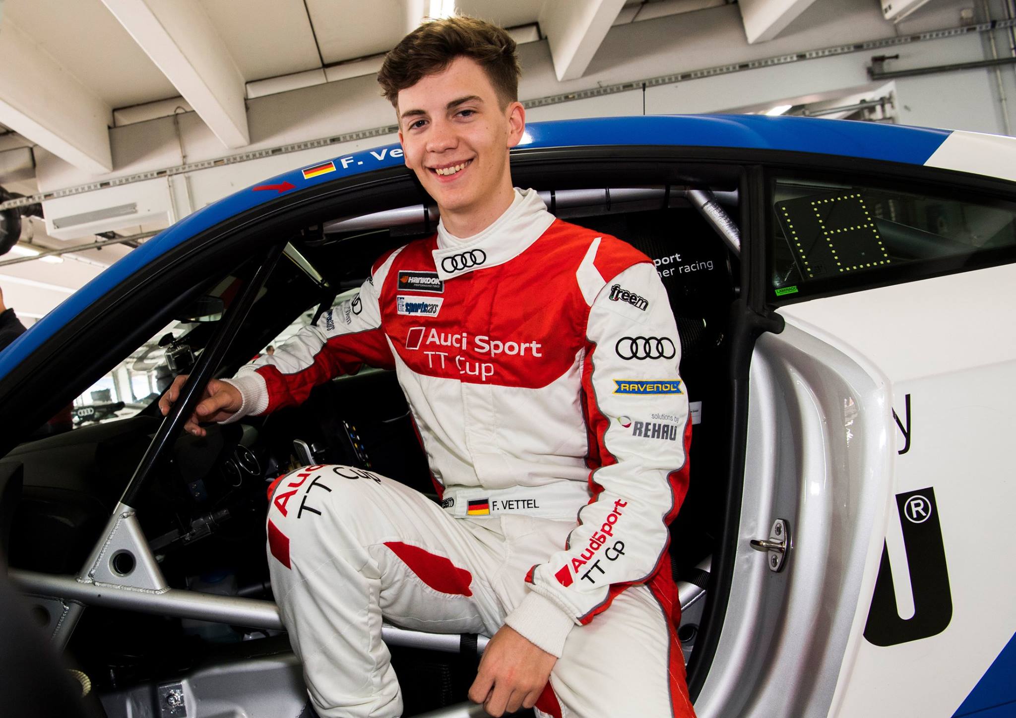 Vettelt is le kell győznie Keszthelyi Viviennek idén!