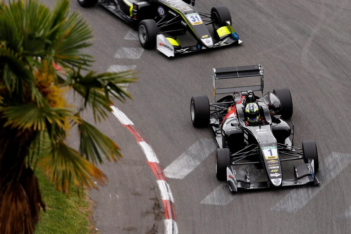 Pauban is legyőzte Eriksson Norrist az első versenyen