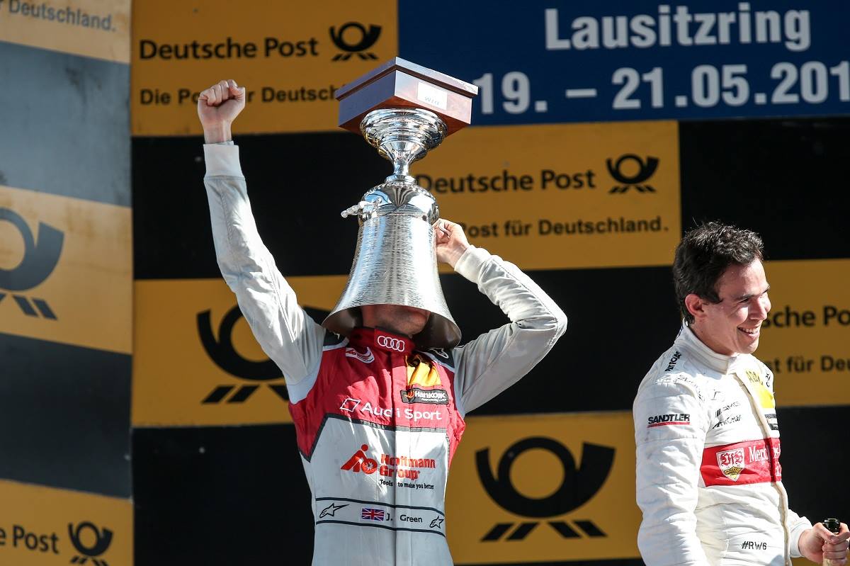 Jamie Green nyert Ekstrom és Wickens előtt