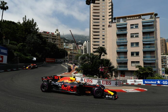 Red Bull, Pirelli