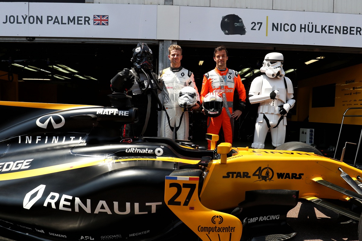 Star Wars-os overallban versenyeznek majd a Renault-sok!