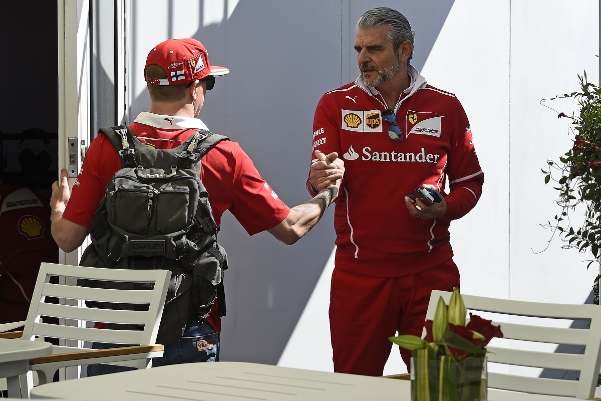 Räikkönen szerint nincs kedvezményezett a Ferrarinál
