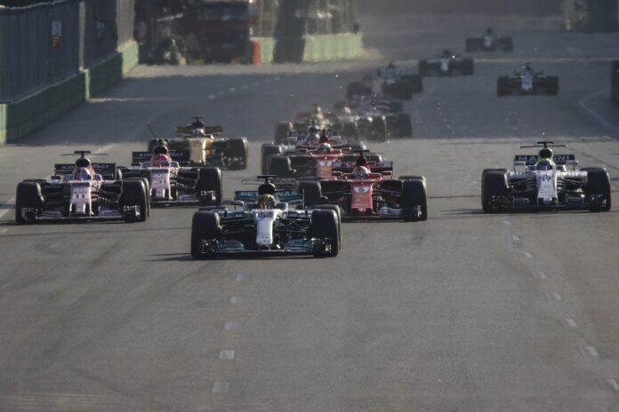 Hamilton, mezőny, verseny, f1, baku