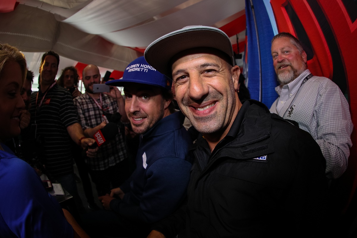 Tony Kanaan visszaszólt Hamiltonnak