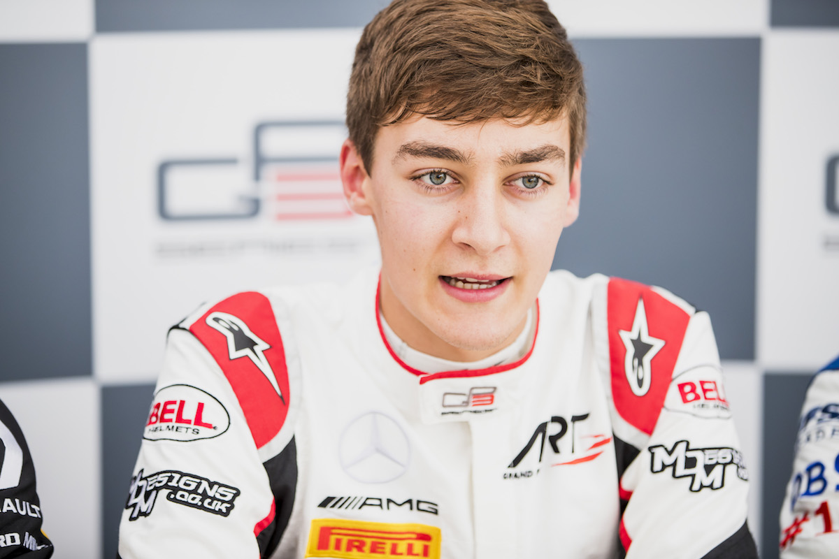 GP3: George Russell indulhat a pole-ból