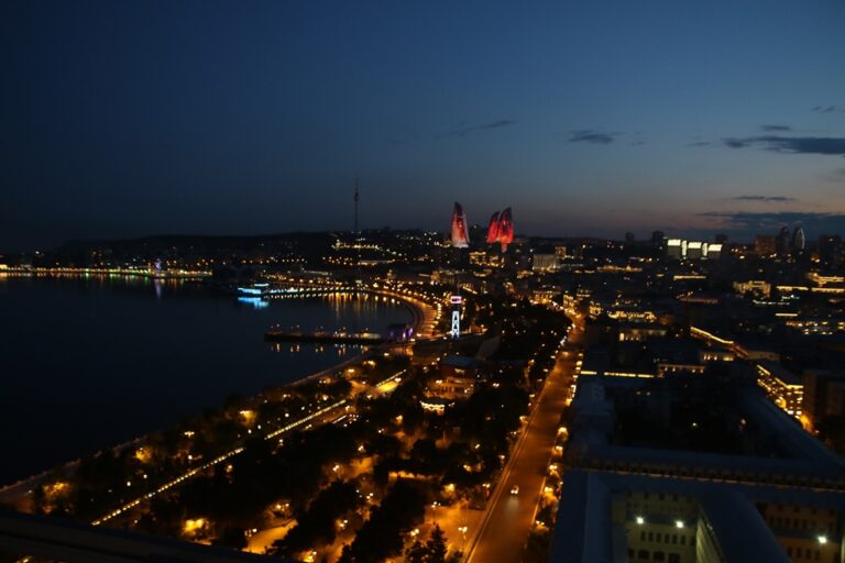 Baku vissza akarja kapni júniusi dátumát
