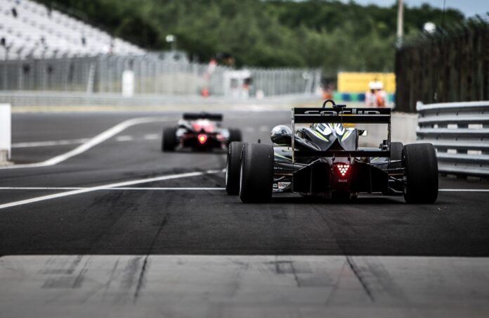 F3, Carlin