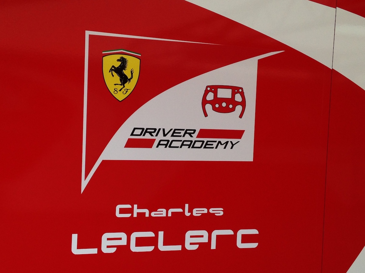 Leclerc nyerte az F2 ausztriai főversenyét