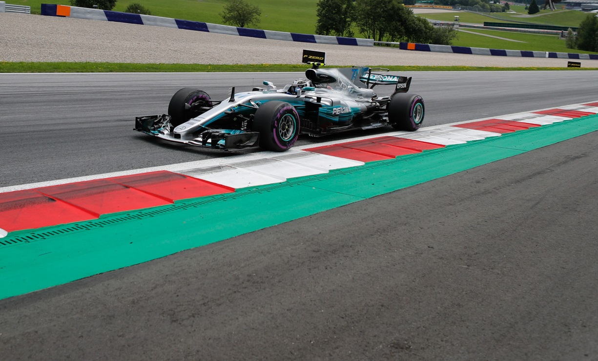 Osztrák Nagydíj – Bottas rajt-cél győzelmet aratott