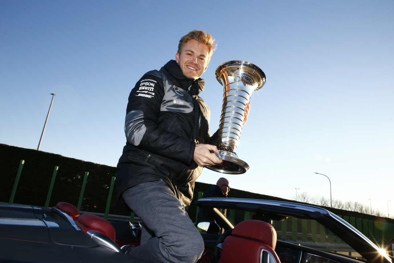 Rosberg szerint riválisai következetesebbek Hamiltonnál