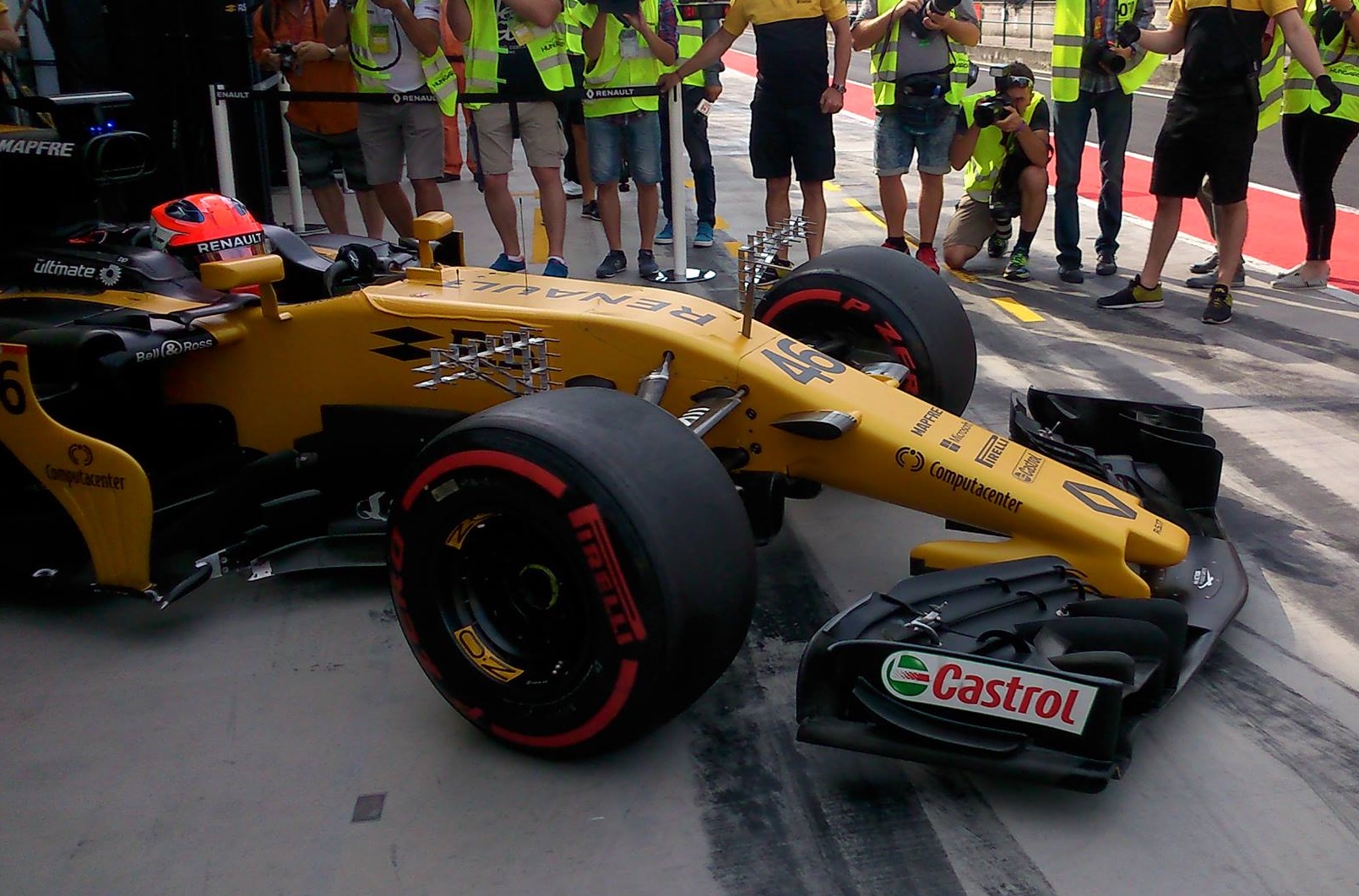 Kubica nyitásként elintézte Hülkenberg képét