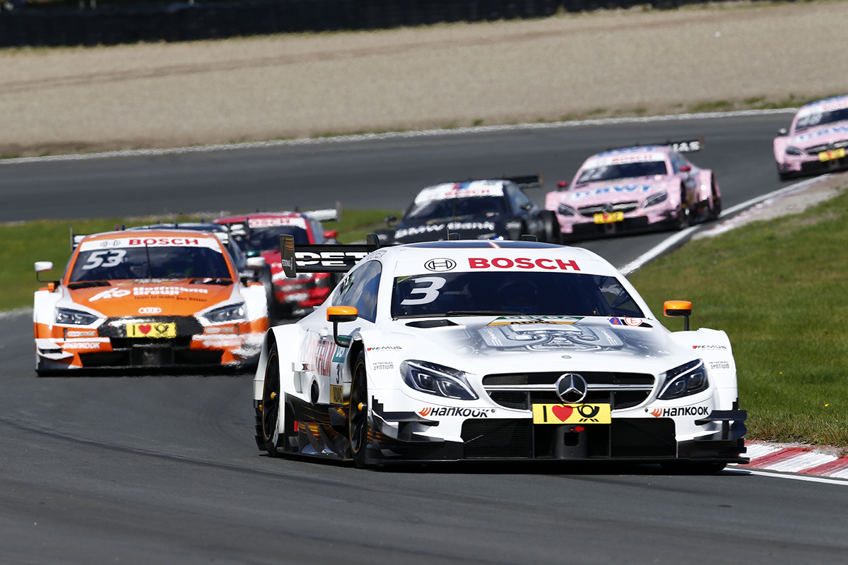 A Mercedes megtartaná pilótáit