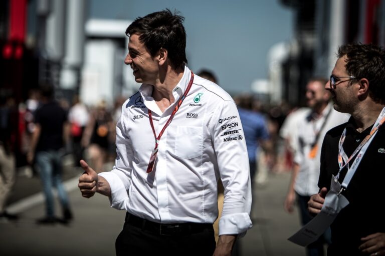 A Mercedes tagadja Toto Wolff dühösségét a csere miatt