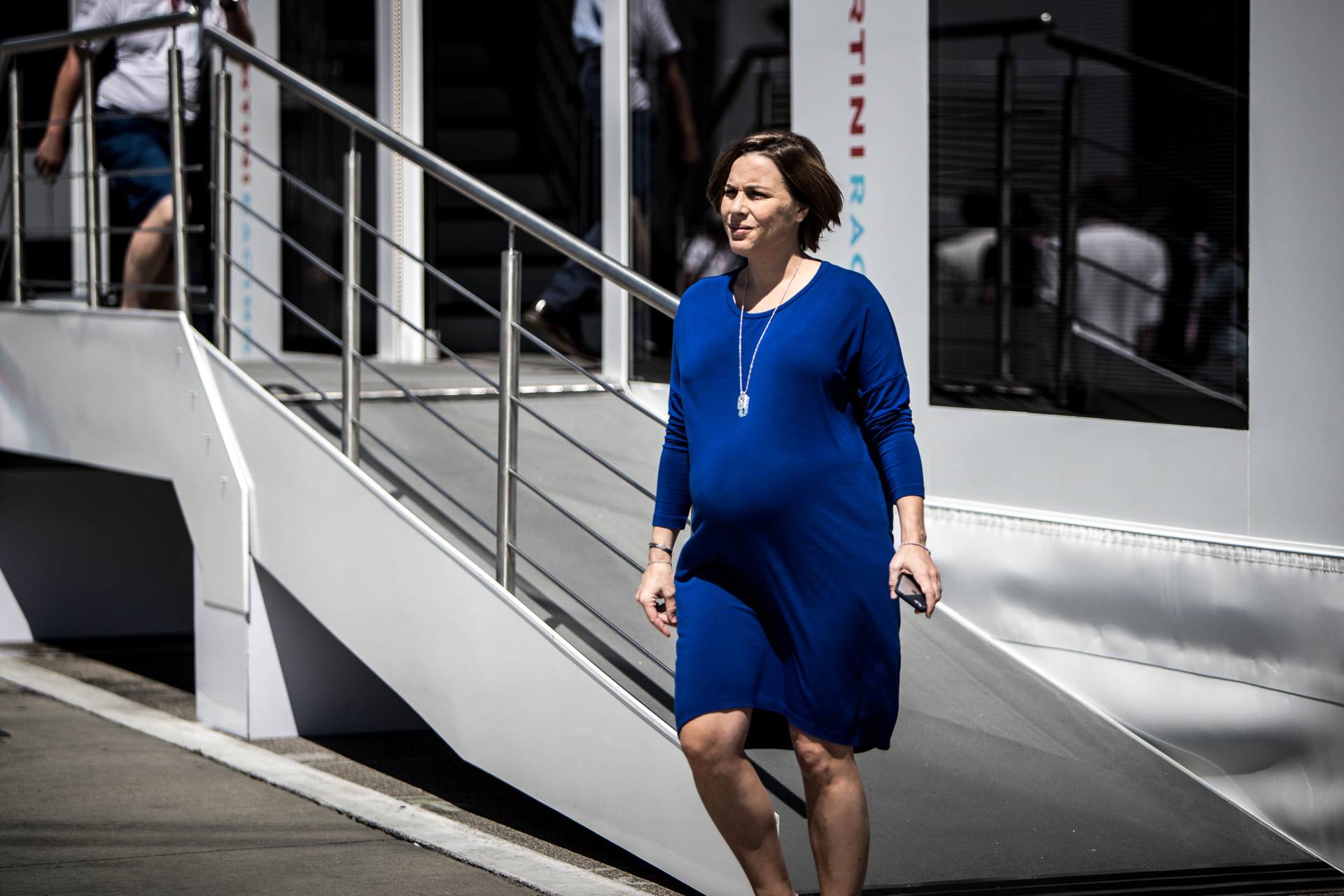 Kisfia született Claire Williamsnek!