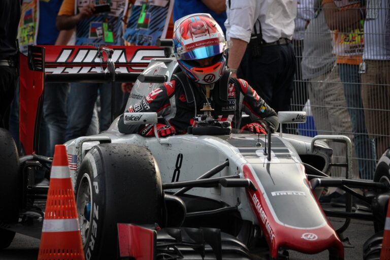 “Nicky Hayden-ös” sisakot készíttetett magának Grosjean