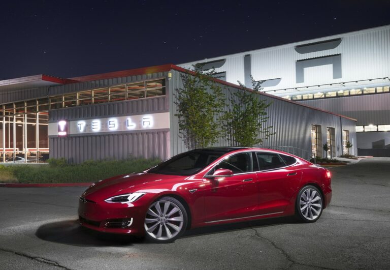 Tesla, Model S, Irma hurrikán