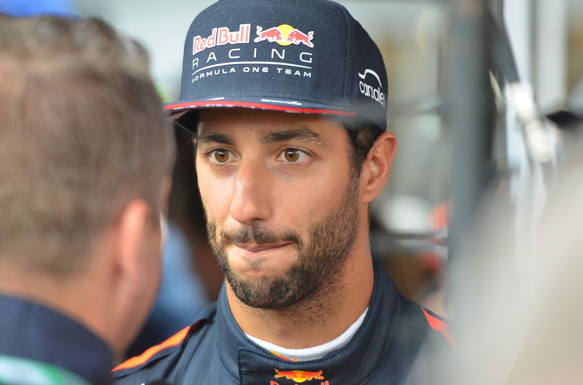 Ricciardo szerint is jobb lenne a McLaren más motorral