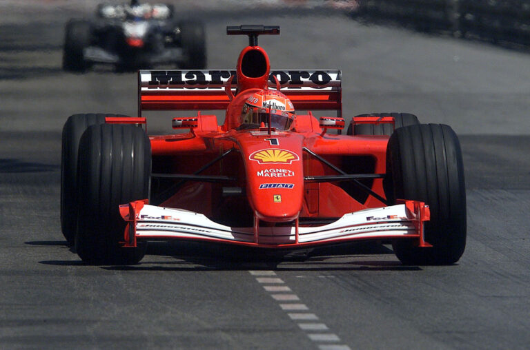 Árverésre bocsátják Schumacher egyik futamgyőztes Ferrariját