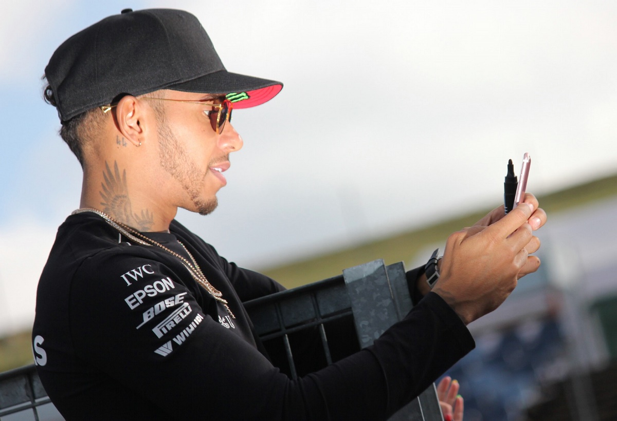 Lewis Hamilton visszatért!