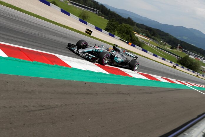 Lewis Hamilton, lóerő