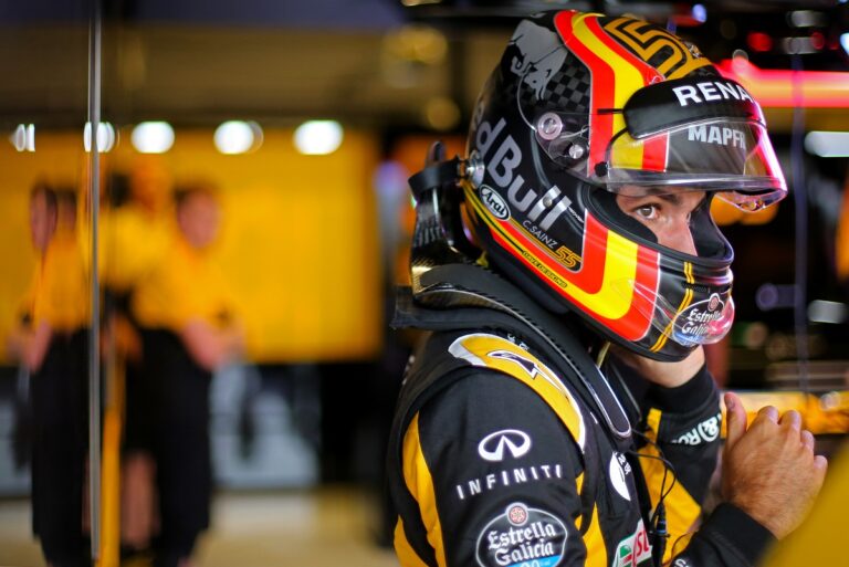 Verstappen elől menekült Sainz a Renaulthoz?