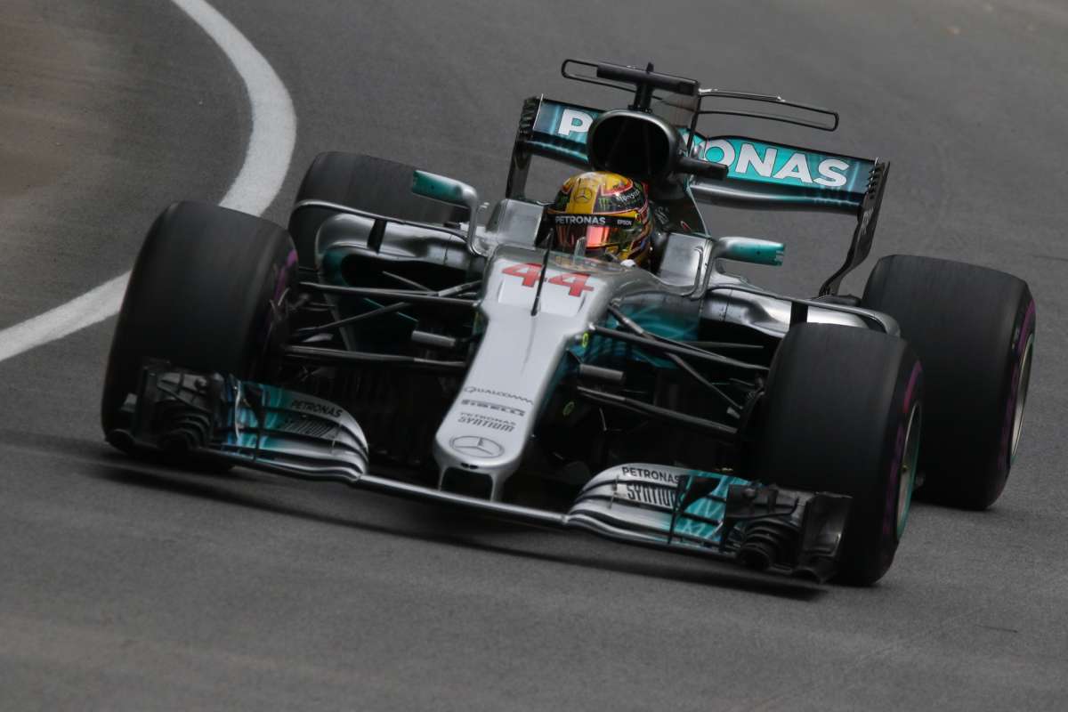 Komoly problémákkal küzd a Mercedes?!