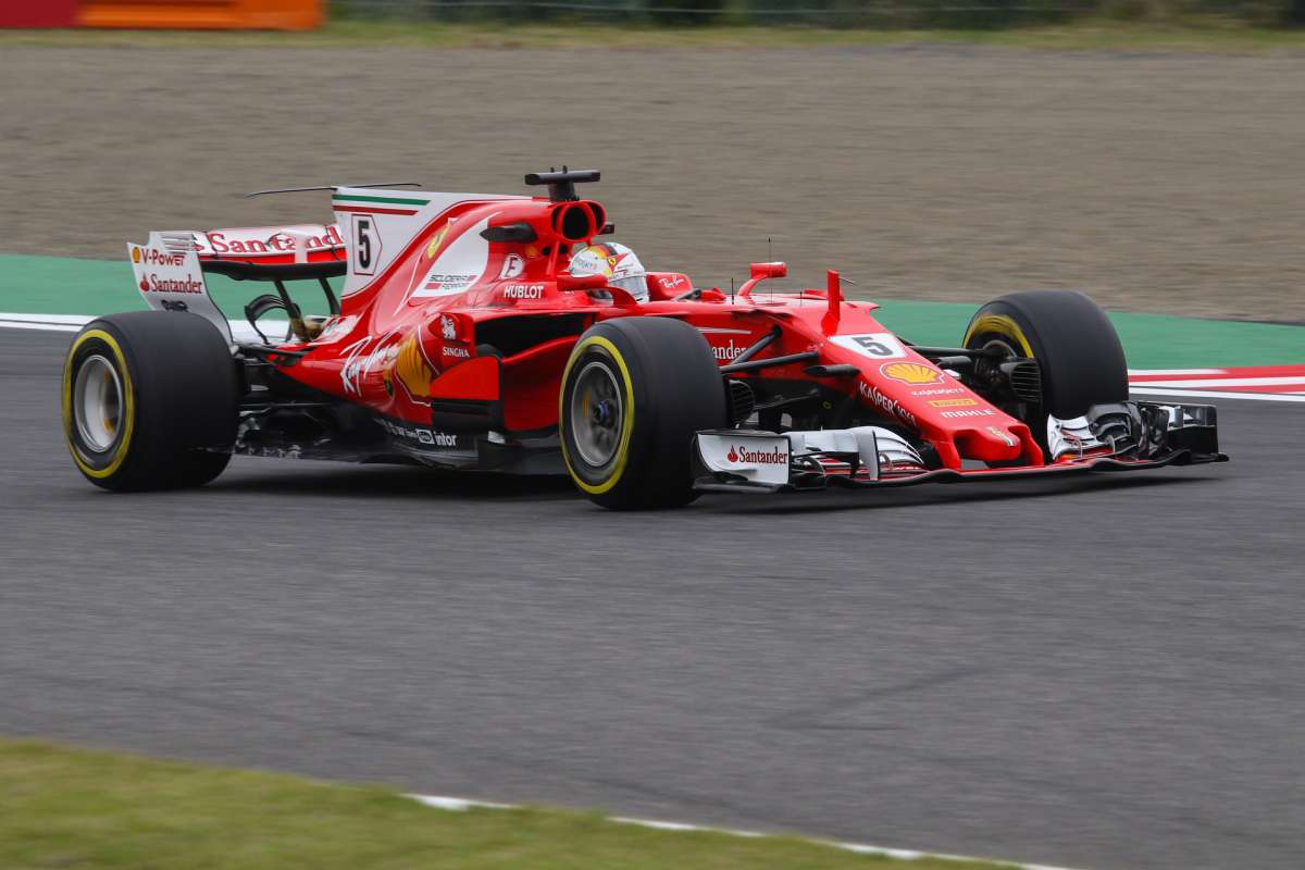 Vettel továbbra is kiáll a csapata mellett