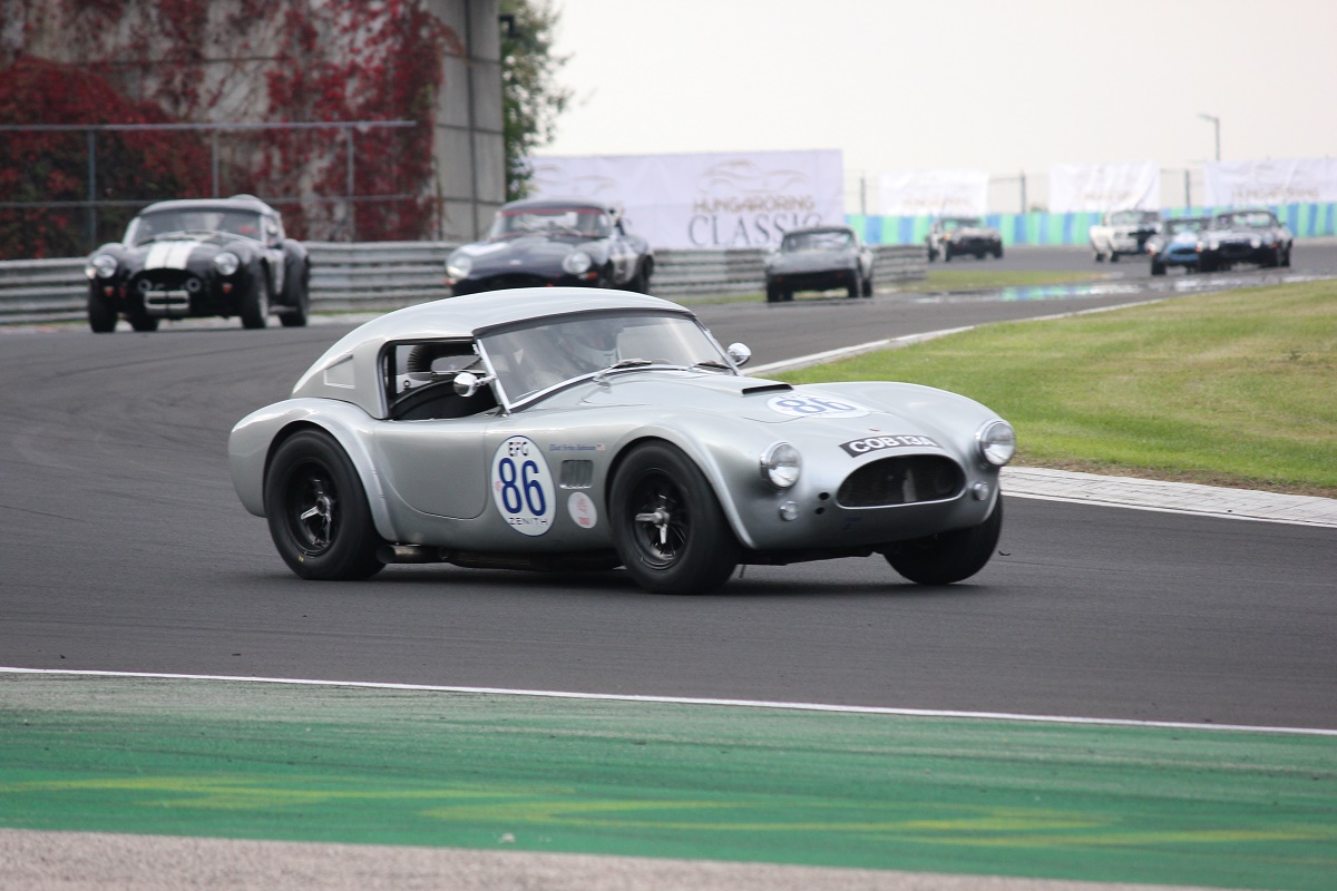 Életre kelt a múlt – és száguld!