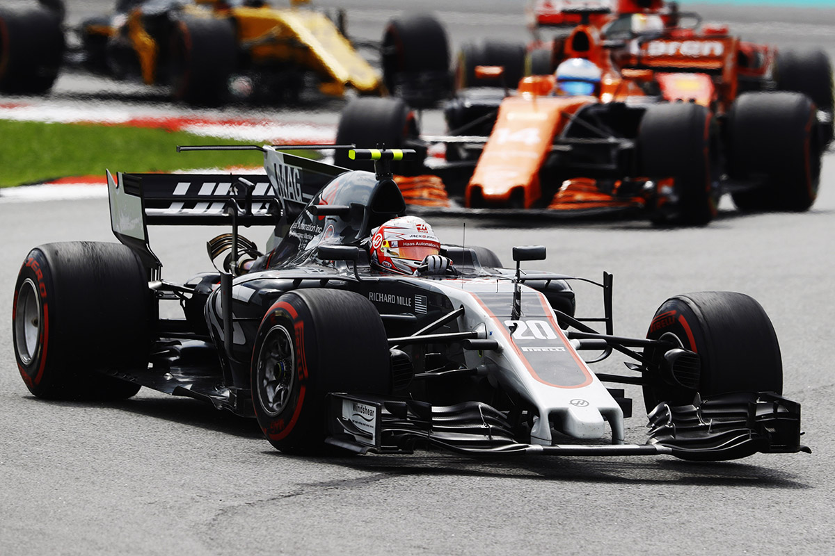 Főnöke kiállt Magnussen mellett