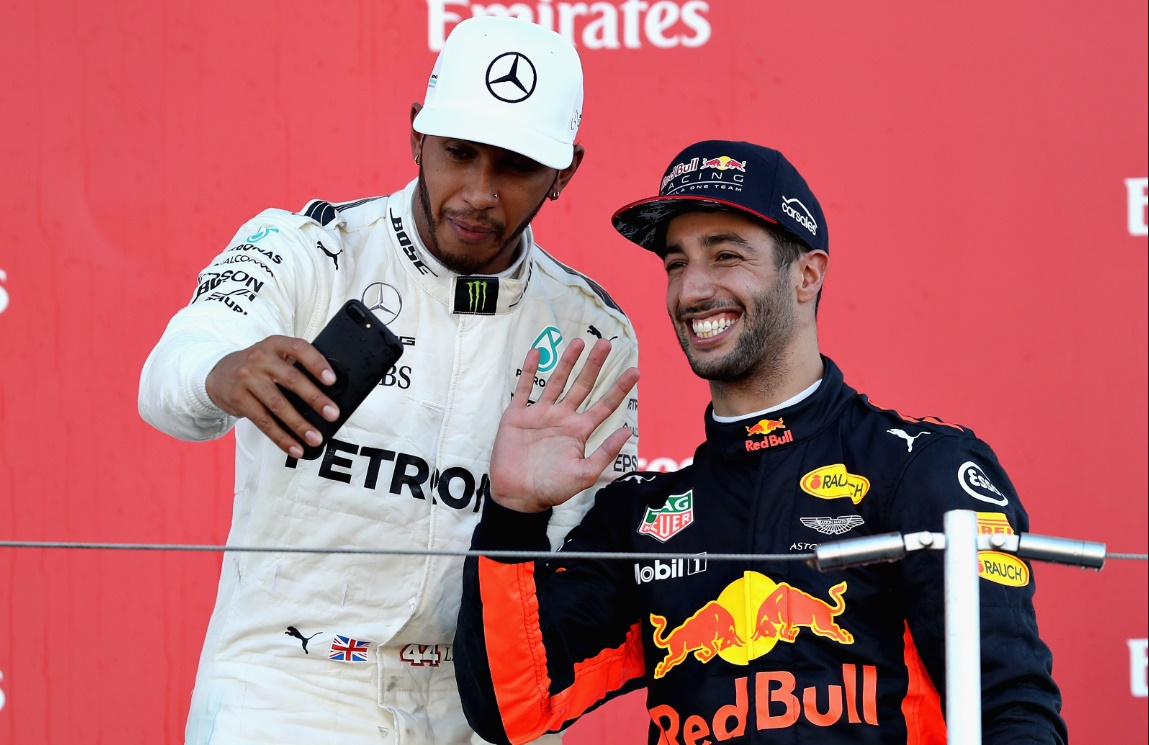 Ricciardo hisz a Red Bull bajnoki címében