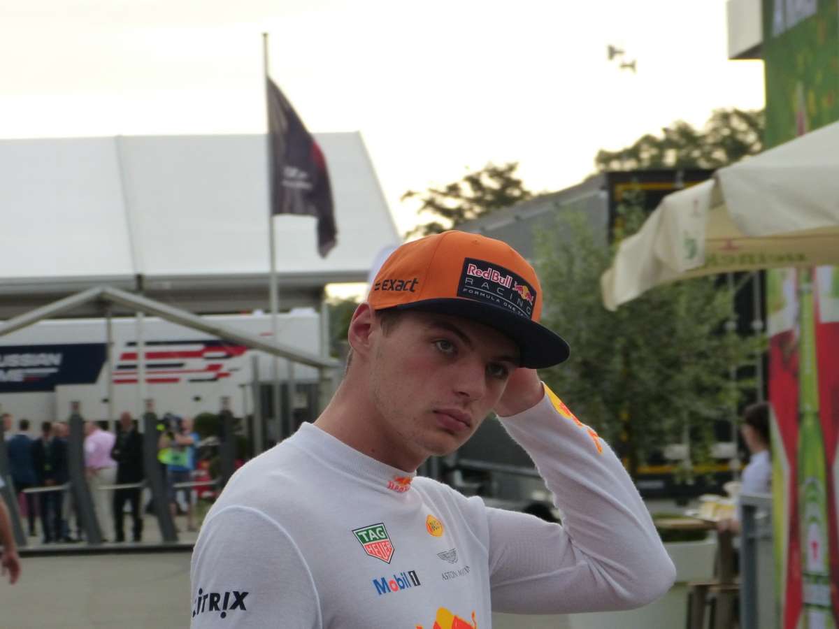 Max Verstappen 2020-ig hosszabbított