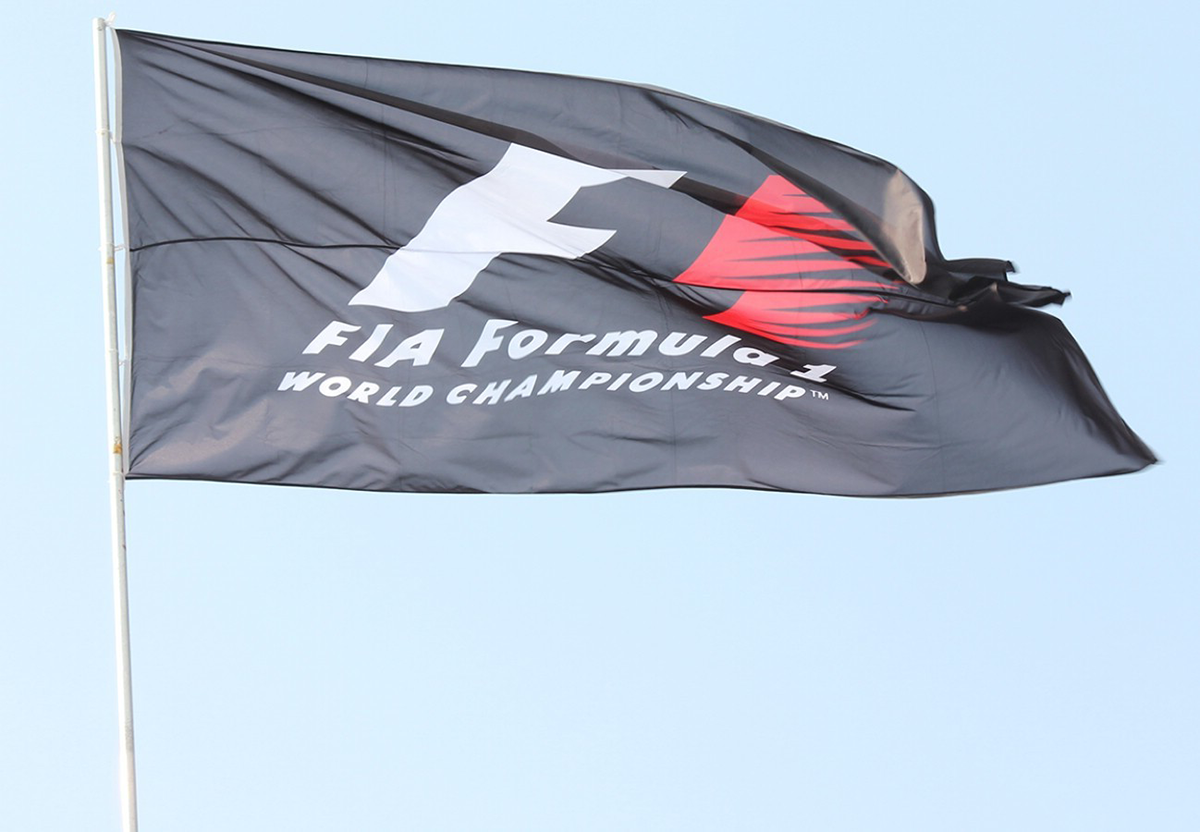 Változik az F1 logója, és egyéb grafikai elemek is!