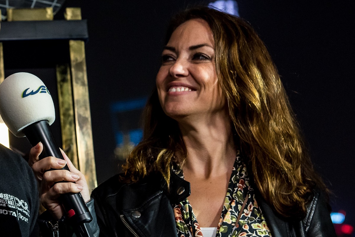 Láttátok már a WEC riporterhölgyét lassítva futni a paddockban?