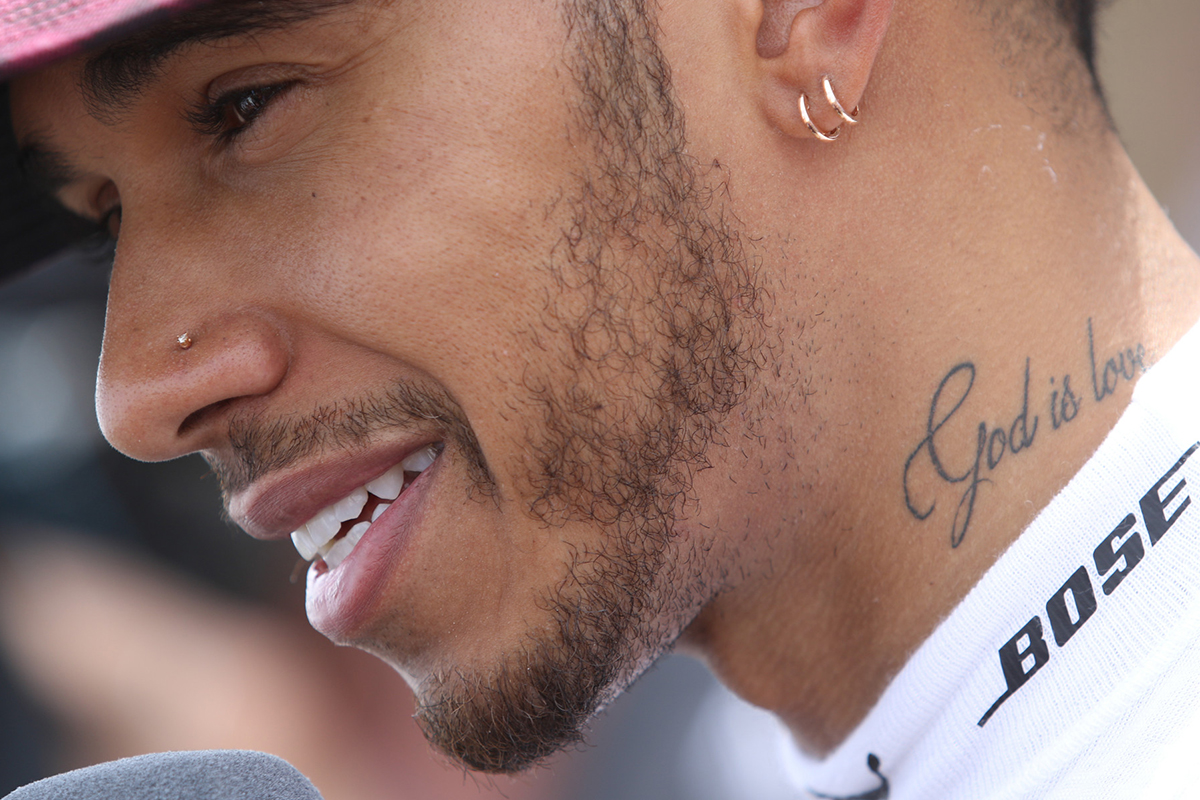 Lauda szerint Hamilton Istenként vezetett idén