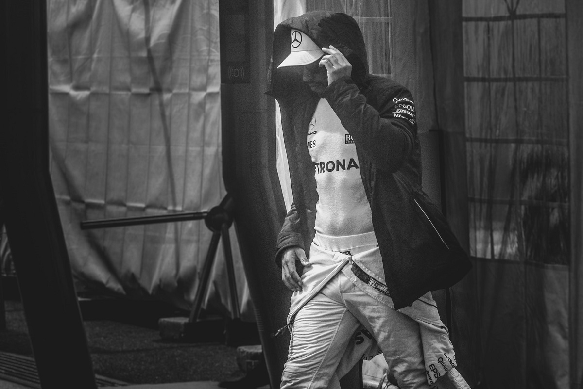 Hamilton megfázással kezdte a brazil hetet