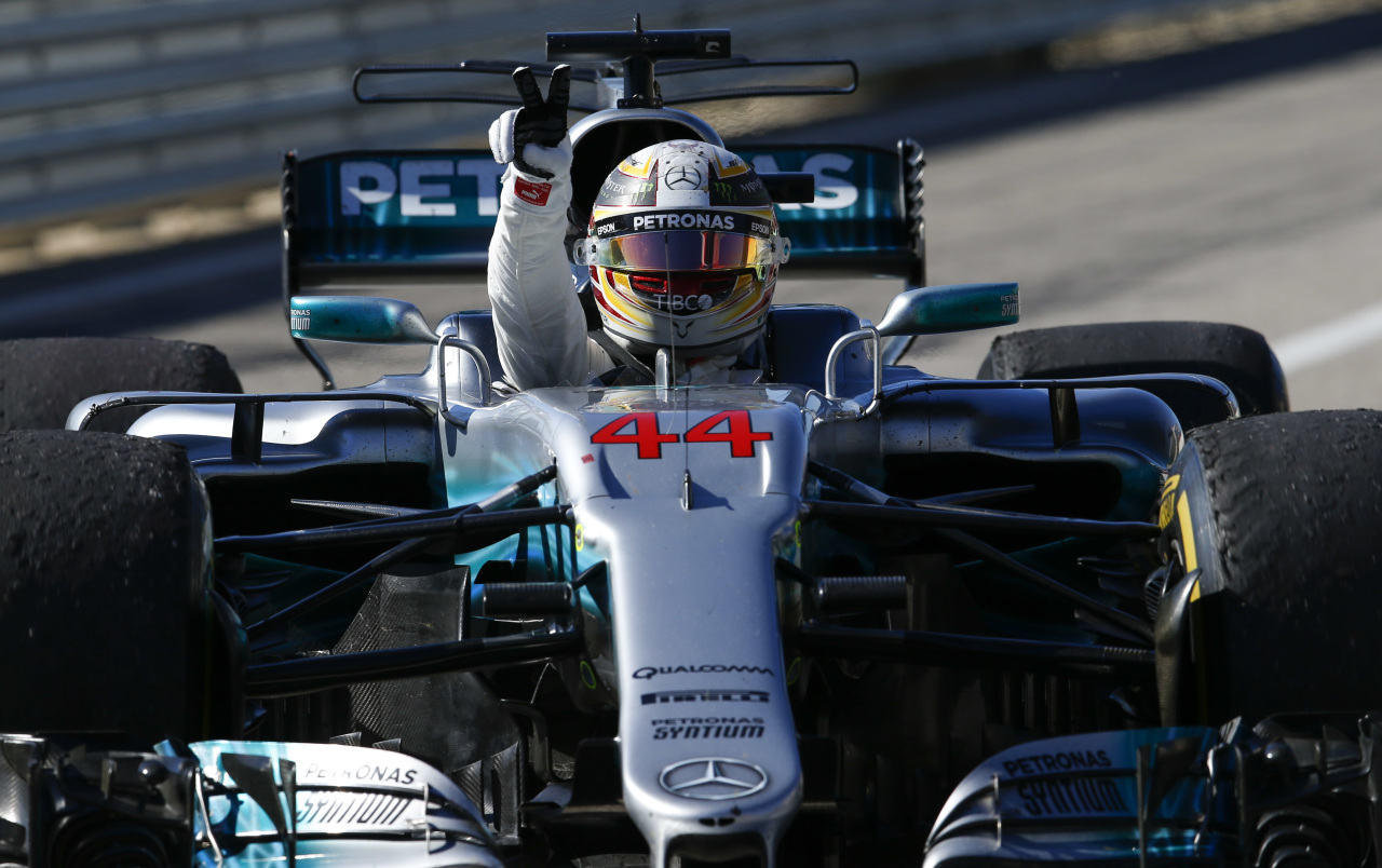 Hamilton továbbra sincs oda a halóért