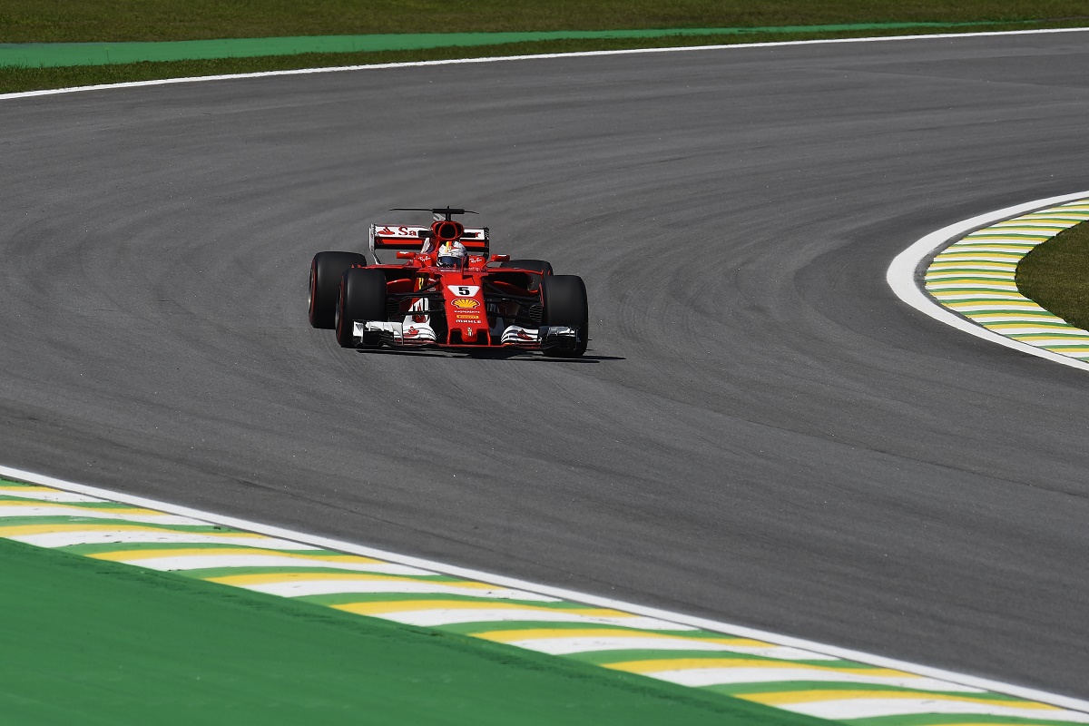 Brazil Nagydíj – Vettel nyert, Hamilton a boxból rajtolva negyedik