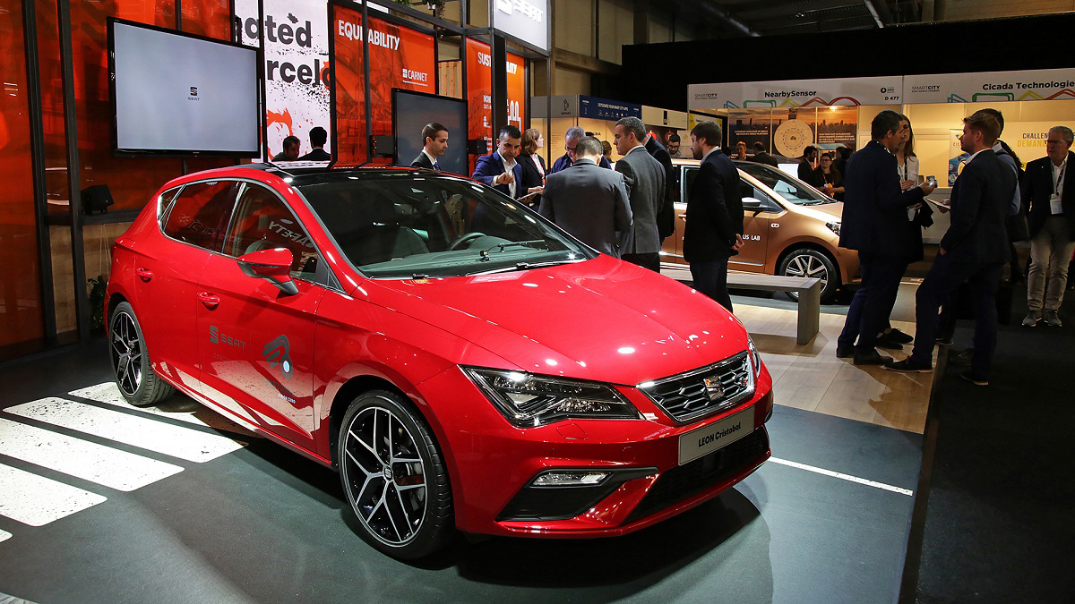 A SEAT a Smart City Expo kiállításon mutatja be a Leon Cristobal modellt, a márka történetének legbiztonságosabb autóját