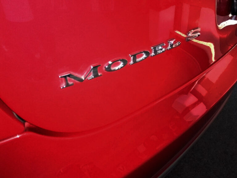 Tesla Model S, önvezető autó
