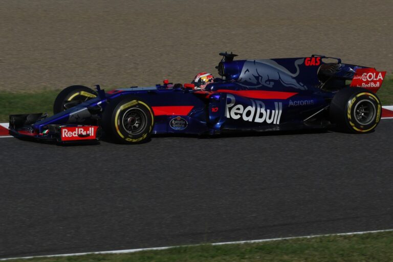Prost: Nincs piszkos játszma, lesz motorja a Toro Rossonak Abu Dhabiban