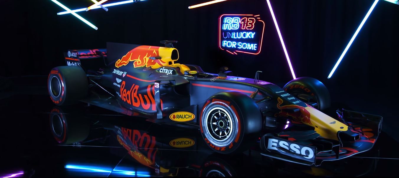 A Red Bull Racing és az ő 13-asa