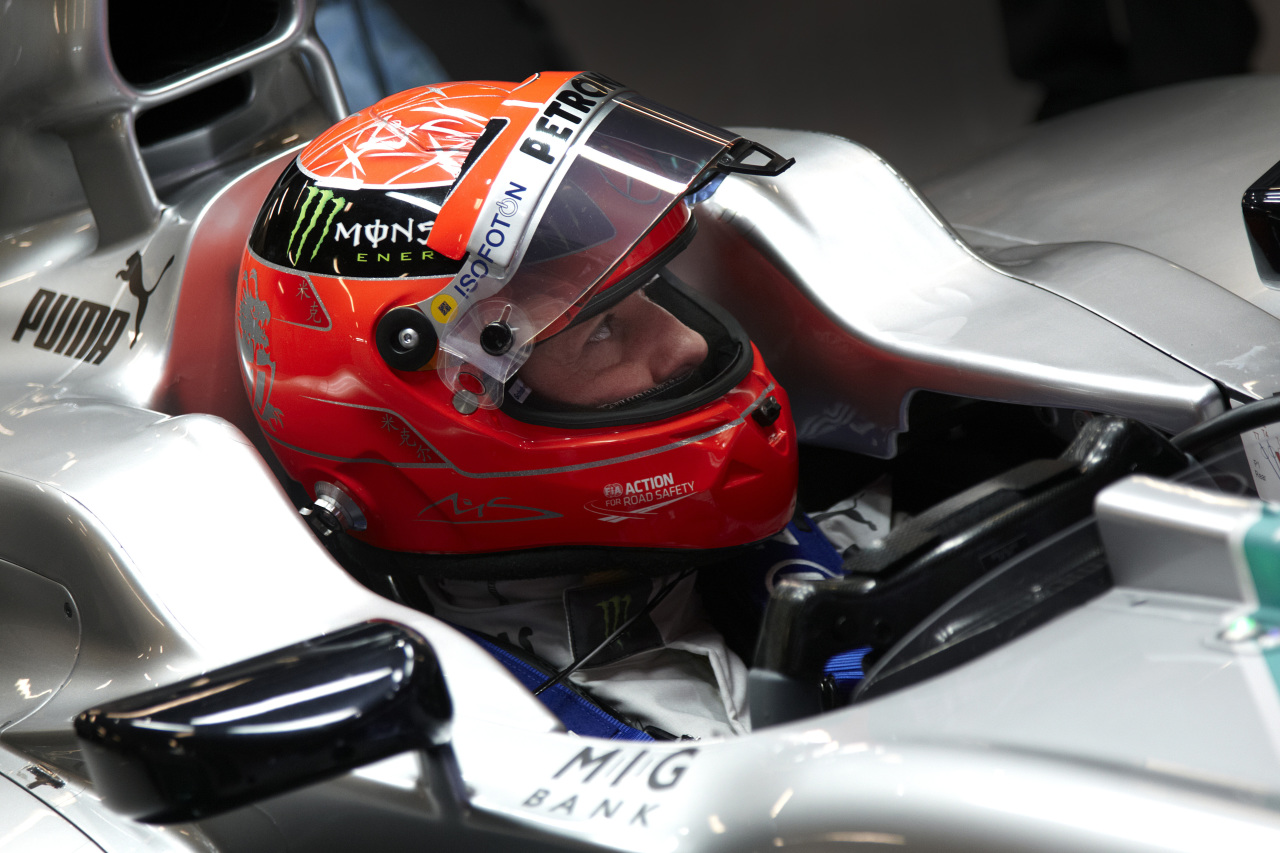 Hamilton „üzent” Michael Schumachernek