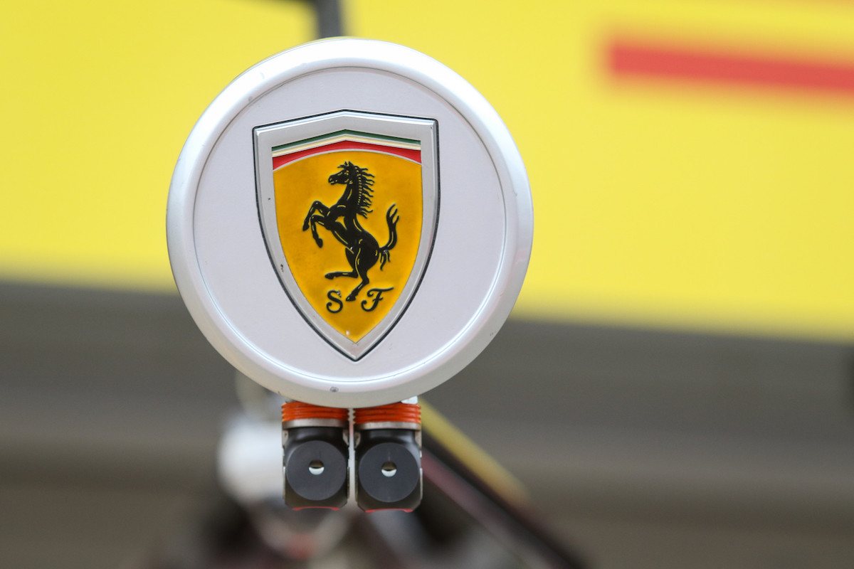 15 éves brazil tehetséget szerződtetett a Ferrari