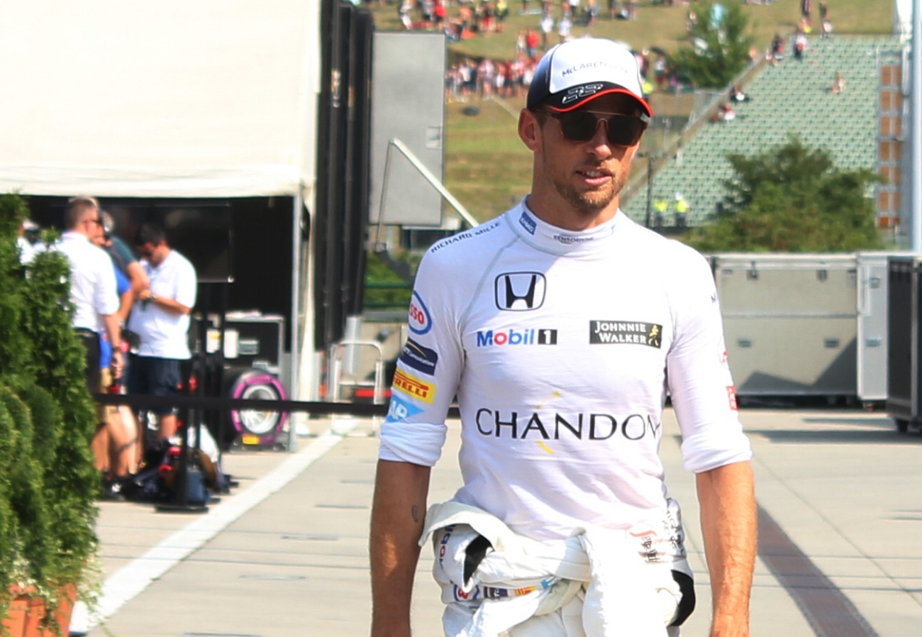 Jenson Button Le Mans-ban, egy Jaguar volánja mögött!
