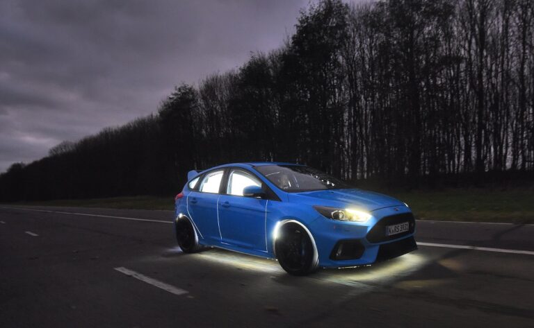 Ford: Felejtse el a csókokat, a focit és a táncot – szerezzen inkább egy Focus RS-t!