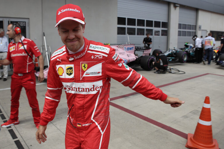 Sebastian Vettel, mezítláb