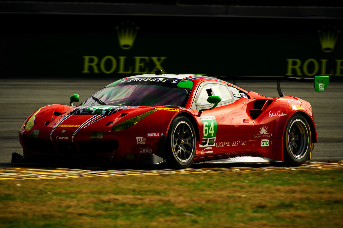 Kirabolták a versenyző házát, míg a Daytona 24 óráson versenyzett!