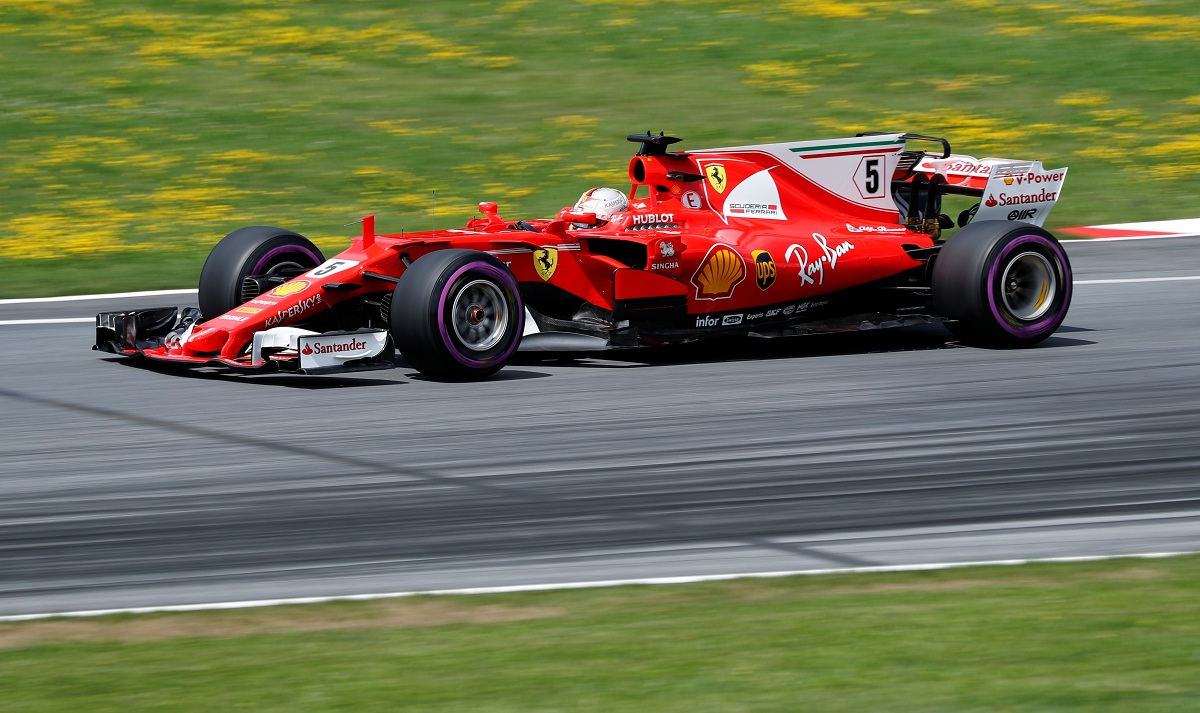 Változik a Ferrari festése