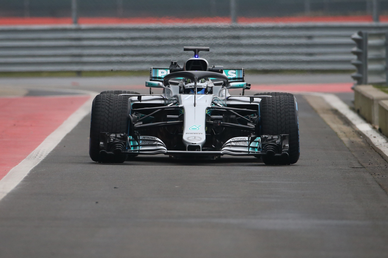 Megérkezett a Mercedes W09: rövidebb, erősebb, még jobb?