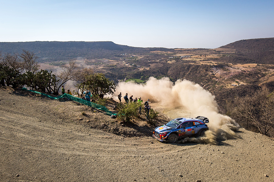 Neuville vezet Mexikóban, Sordo a nyolcadik